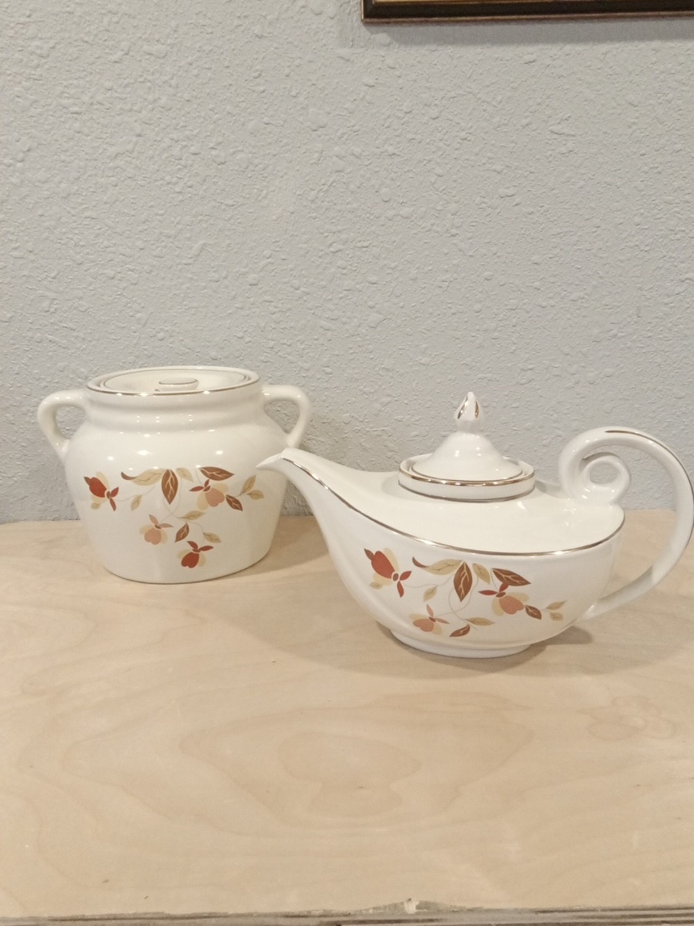Hall's Superior Aumtumn Leaf Tea Set